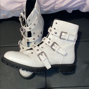 GUESS white combat boots